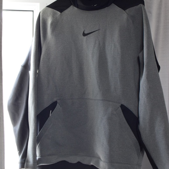 Nike Dri-fit performance hoodie - Picture 1 of 3